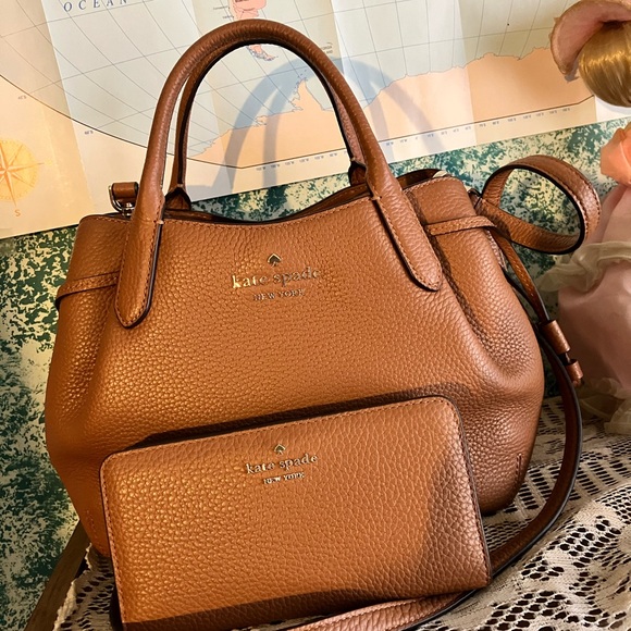 Kate spade small dumpling with matching slim wallet - Picture 1 of 4